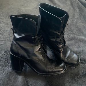 90s Vintage Leather Guess boots- lace up boots